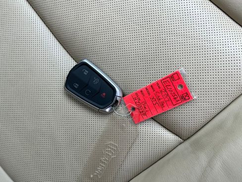 Used 2017 Cadillac XT5 Luxury w/ Driver Awareness Package image 31