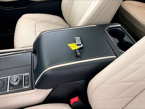 Used 2022 Ford Expedition Platinum image 13