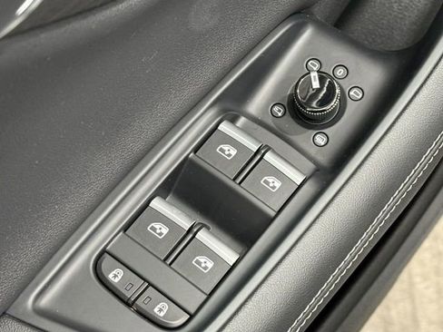 Used 2023 Audi Q8 Premium Plus w/ Premium Plus Package image 20