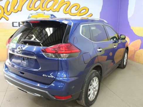 Used 2017 Nissan Rogue SV AWD/4WD image 8
