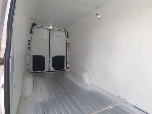 Used 2024 Mercedes-Benz Sprinter 2500 image 15