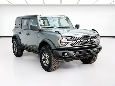 Used 2025 Ford Bronco Badlands AWD/4WD image 3