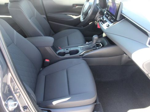 Certified 2025 Toyota Corolla LE FWD image 19
