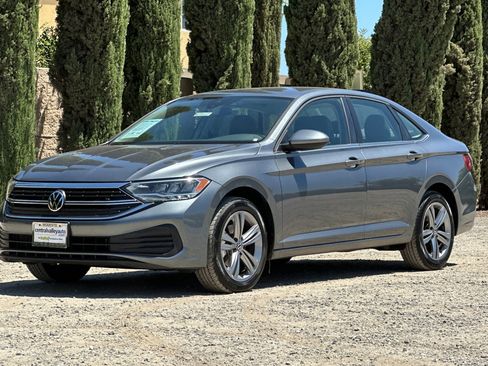 Certified 2024 Volkswagen Jetta SE FWD image 8