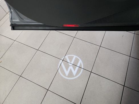 New 2026 Volkswagen Atlas Cross Sport SE FWD image 11