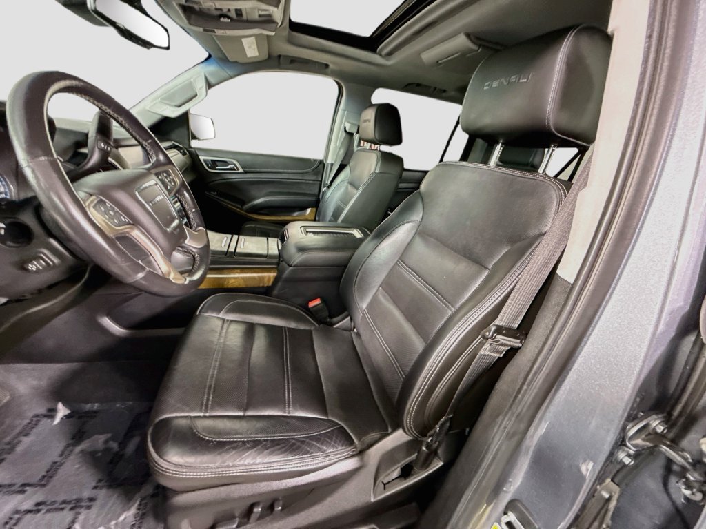 Used 2019 GMC Yukon XL Denali w/ Denali Ultimate Package AWD/4WD image 28