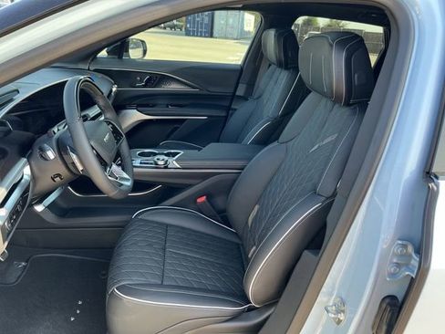 New 2026 Cadillac Lyriq V image 21