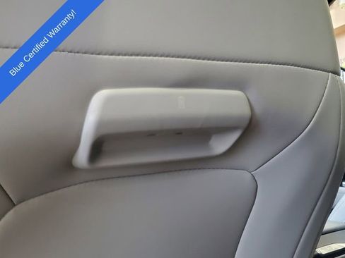 Certified 2025 Ford Expedition Platinum image 31