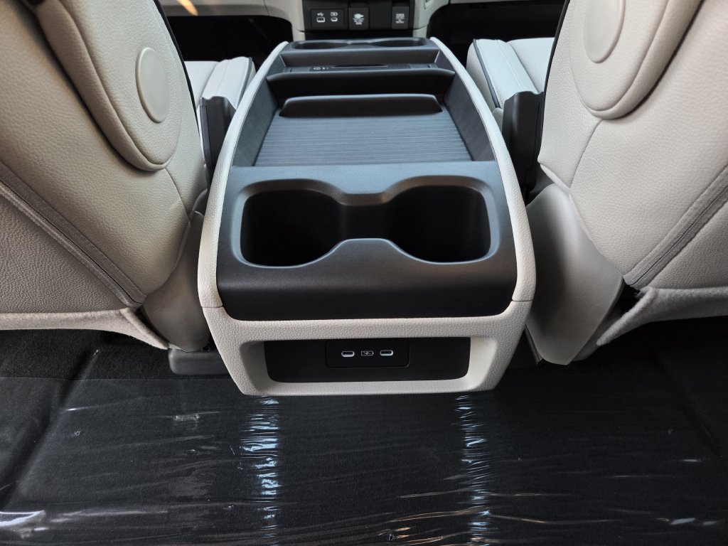 New 2027 Honda Odyssey Touring image 21