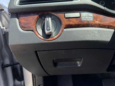 Used 2013 Volkswagen Passat TDI SEL Premium FWD image 16