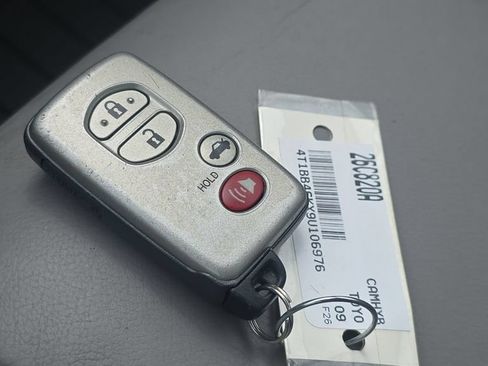 Used 2009 Toyota Camry Hybrid FWD image 31