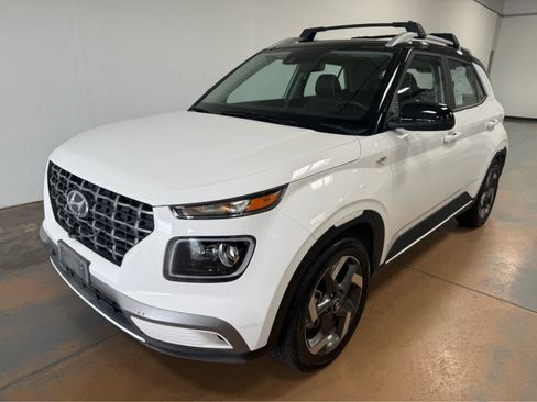 Used 2022 Hyundai Venue Limited FWD image 1
