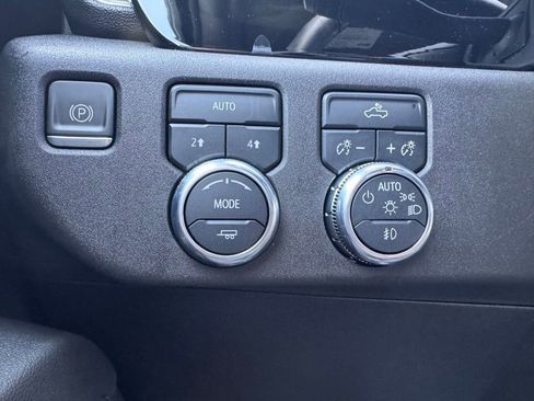 Used 2023 GMC Sierra 1500 Elevation w/ LPO, Elevation Black Package image 32