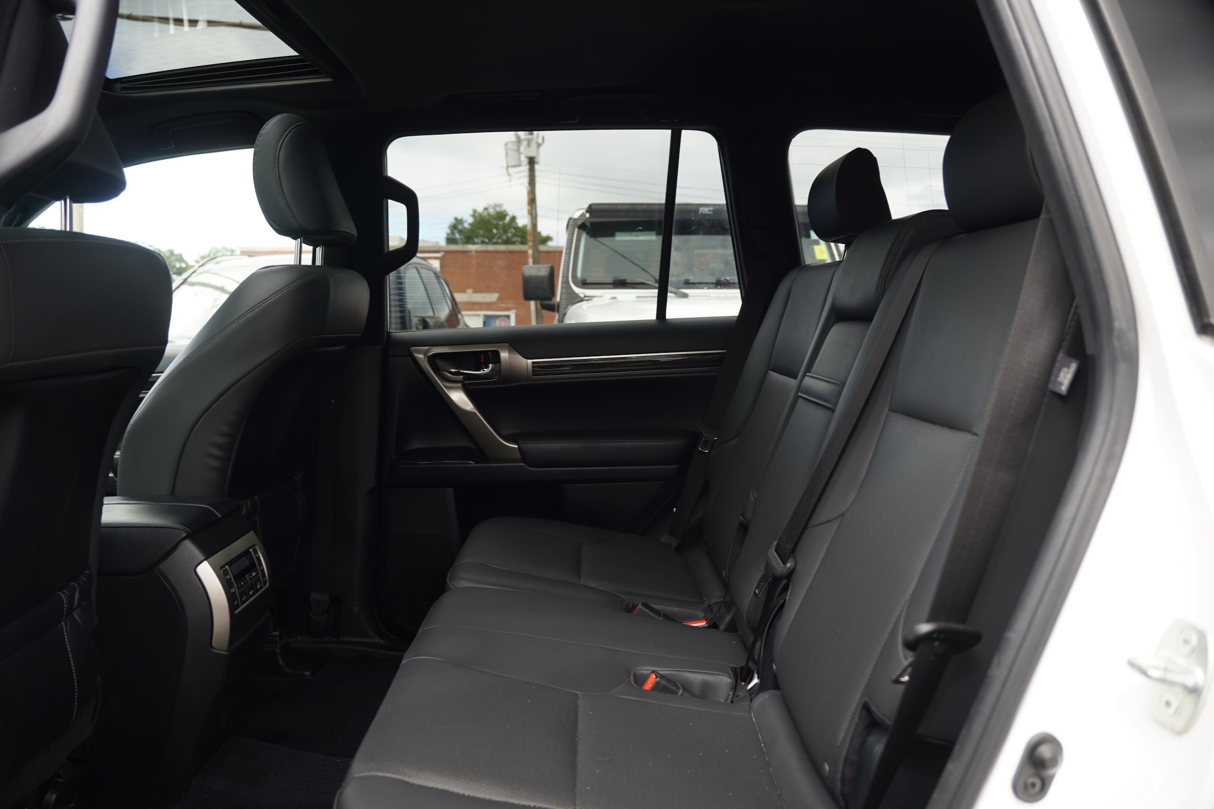 Used 2020 Lexus GX 460 Premium w/ Premium Package AWD/4WD image 26