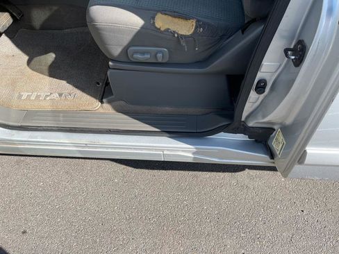 Used 2005 Nissan Titan SE image 40