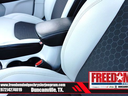 Used 2018 Jeep Compass Latitude FWD image 36
