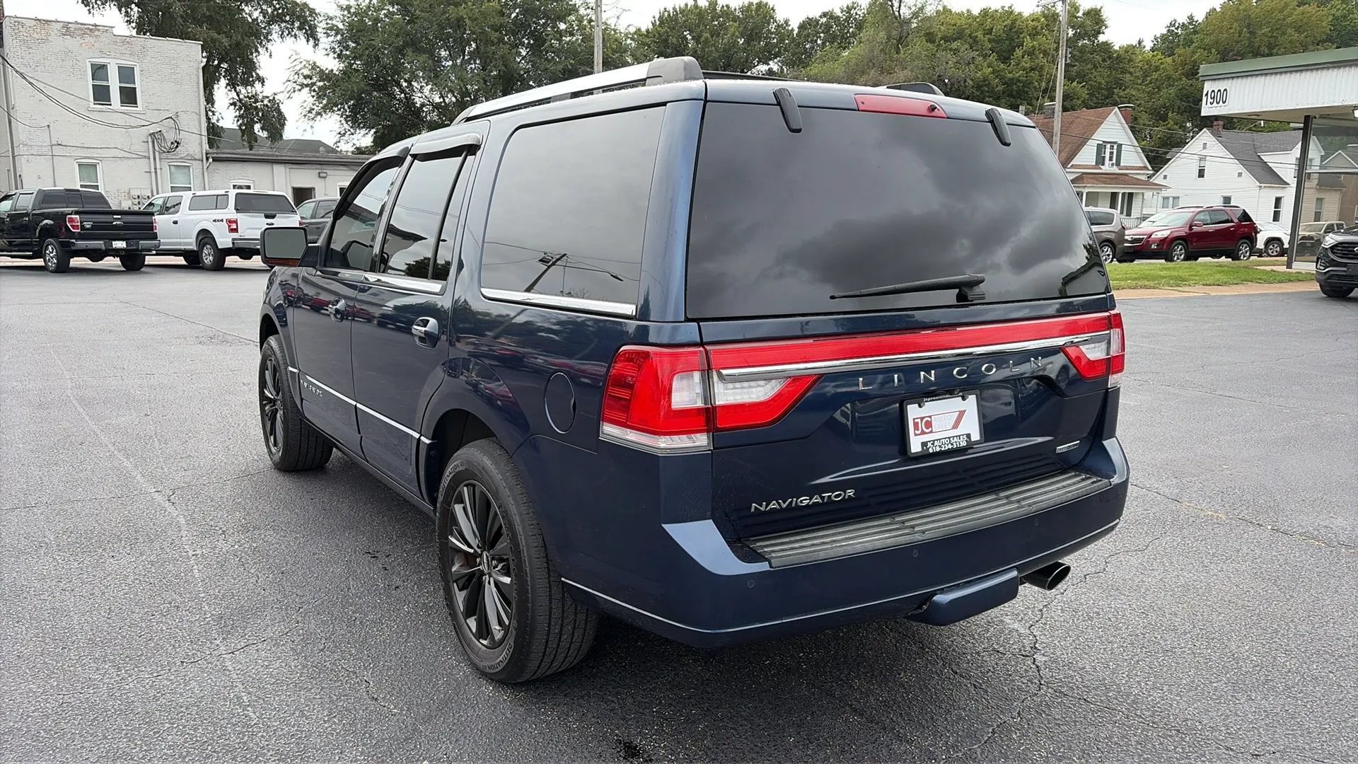 Used 2015 Lincoln Navigator 2WD image 7