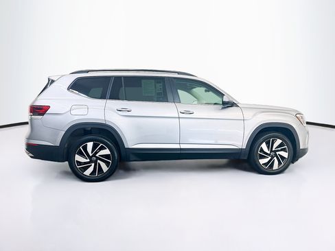 Used 2025 Volkswagen Atlas SE AWD/4WD image 10