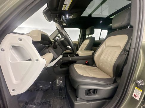 Used 2021 Land Rover Defender 110 X-Dynamic HSE AWD/4WD image 19