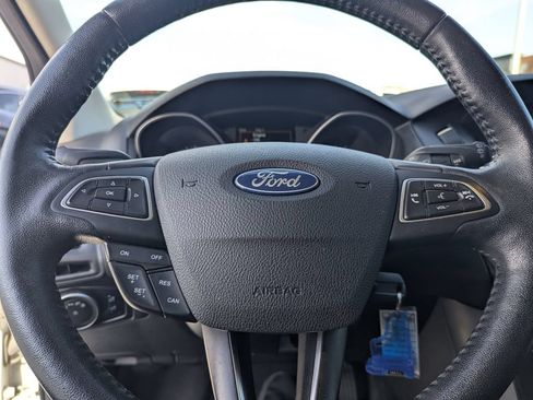 Used 2015 Ford Focus SE w/ Equipment Group 201A FWD image 19