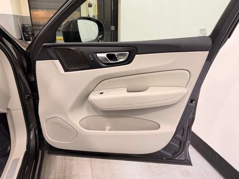 Used 2023 Volvo XC60 B5 Plus w/ Protection Package Premier AWD/4WD image 27