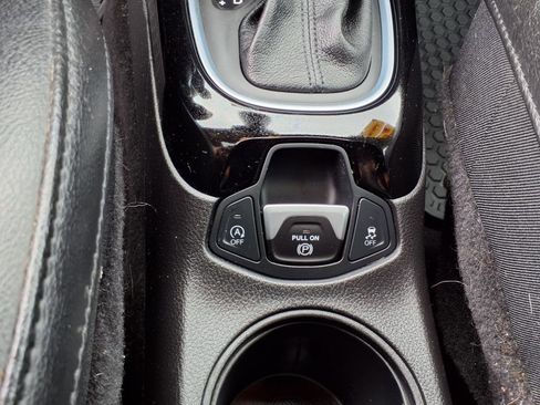 Used 2020 Jeep Compass Latitude image 25