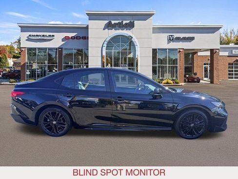 Used 2025 Toyota Camry SE FWD image 6