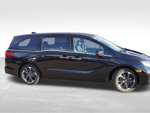 Used 2024 Honda Odyssey Elite image 2
