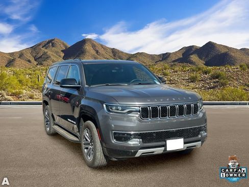 Used 2024 Jeep Wagoneer Series II w/ Flexible Seating Group RWD image 5