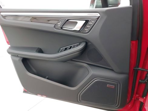 New 2026 Porsche Macan Turbo image 29