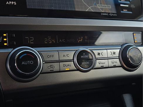 Used 2016 Subaru Outback 3.6R Limited image 16