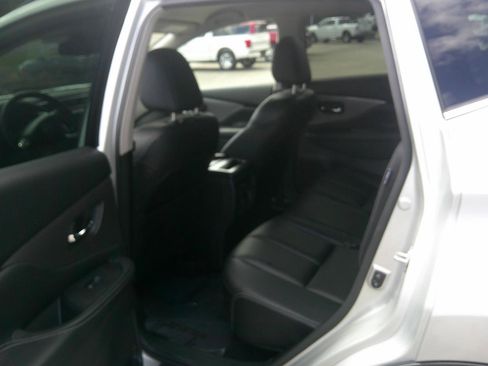 Used 2023 Nissan Murano SV image 12