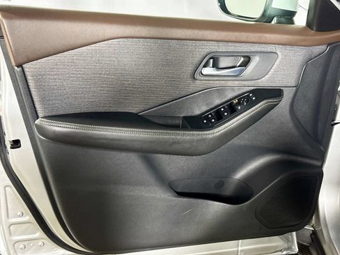 Used 2021 Nissan Rogue SV AWD/4WD image 10