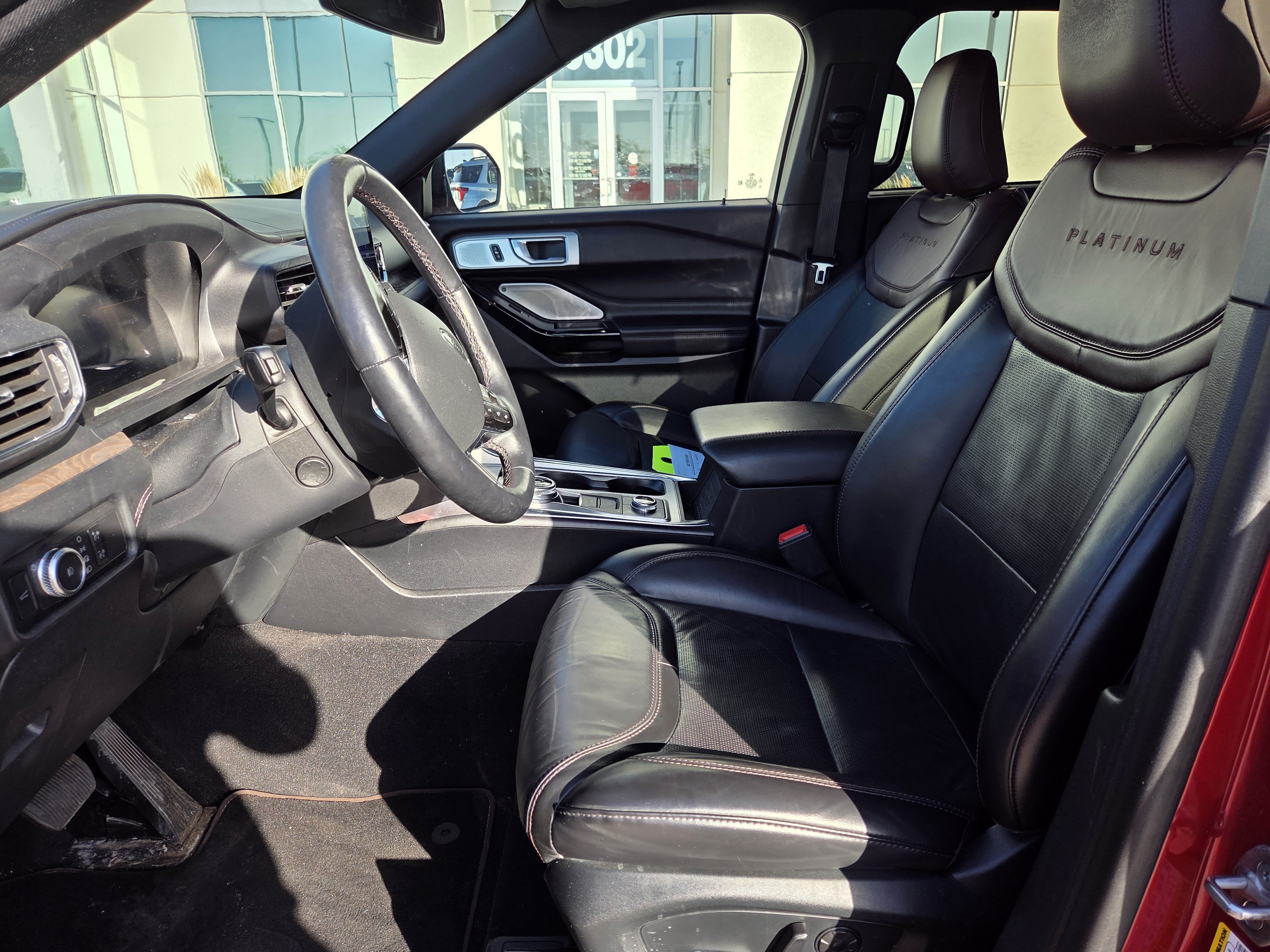 Used 2022 Ford Explorer Platinum w/ Equipment Group 601A AWD/4WD image 8