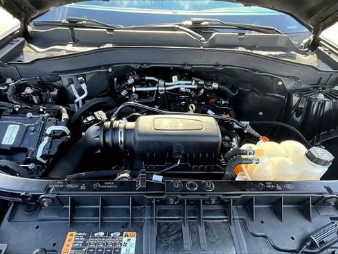 Used 2022 Ford Explorer XLT w/ Equipment Group 202A image 31