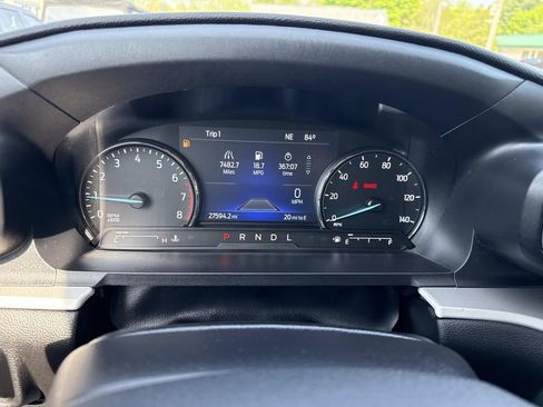 Used 2022 Ford Explorer XLT w/ Equipment Group 202A AWD/4WD image 35
