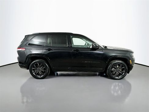 Used 2023 Jeep Grand Cherokee 30th Anniversary image 7