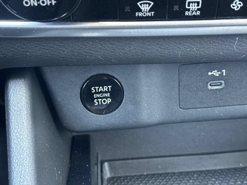 Used 2024 Nissan Rogue SV AWD/4WD image 22