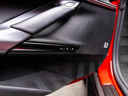 Used 2021 Ferrari SF90 Stradale AWD/4WD image 93