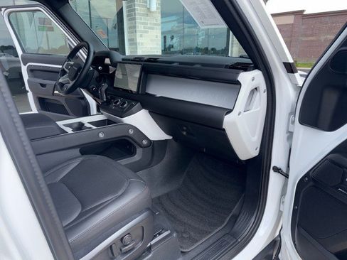 Used 2025 Land Rover Defender 110 S AWD/4WD image 21