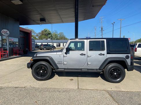 Used 2014 Jeep Wrangler Unlimited Sport w/ Quick Order Package 24S AWD/4WD image 1