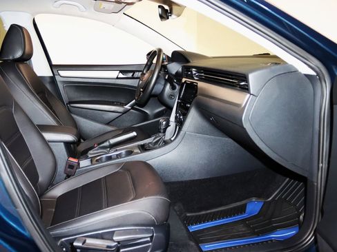 Used 2021 Volkswagen Passat 2.0T SE image 46