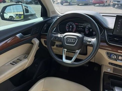Used 2022 Audi Q5 2.0T Premium Plus w/ Premium Plus Package AWD/4WD image 12