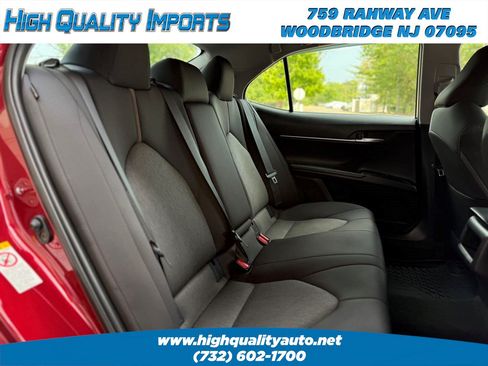 Used 2018 Toyota Camry LE FWD image 22