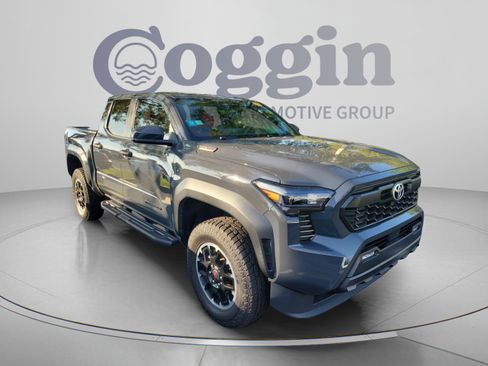 Used 2024 Toyota Tacoma TRD Off-Road AWD/4WD image 5