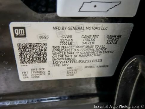 Certified 2025 Cadillac Lyriq Luxury w/ LPO, Floor Liner Package AWD/4WD image 29