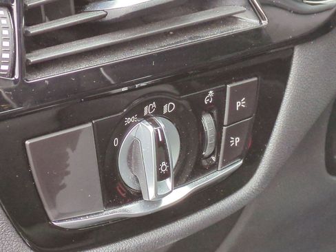 Used 2019 BMW 530e image 17