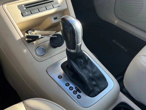 Used 2016 Volkswagen Tiguan SE image 28