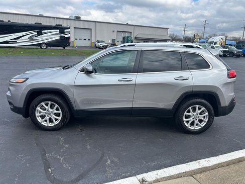 Used 2016 Jeep Cherokee Latitude w/ Cold Weather Group image 6
