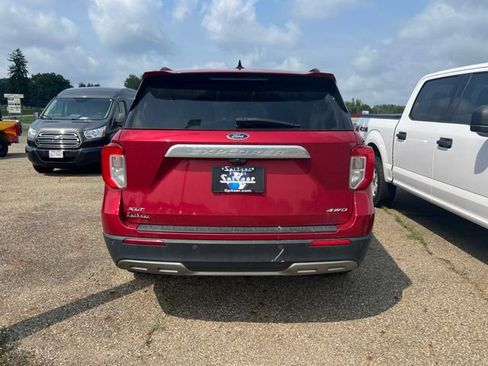 Used 2021 Ford Explorer XLT w/ Equipment Group 202A AWD/4WD image 8
